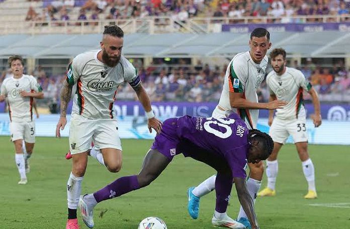 Jay Idzes vs Moise Kean, Fiorentina vs Venezia - Getty Images 1