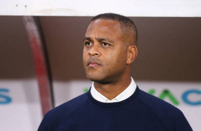 Patrick Kluivert akan Bikin Indonesia Menyerang, Tak Bertahan Lagi seperti Sebelumnya BolaMilenia.con - Patrick Kluivert mengaku akan membawa timnas Indonesia memainkan sepak bola menyerang khas Belanda, tak bertahan lagi seperti sebelumnya. Dia akan melakukan analisis supaya rencana strateginya itu bisa berjalan. Seperti diketahui, memang filosofi sepak bola Belanda selama ini dikenal dengan Total Football-nya. Nah inilah yang rencananya akan dibawa oleh sang nakhoda anyar dalam rencana strategi bersama skuat Garuda dalam lanjutan putaran ketiga kualifikasi Piala Dunia 2026. Apalagi, Patrick Kluivert saat masih jadi pemain berposisi sebagai striker. 