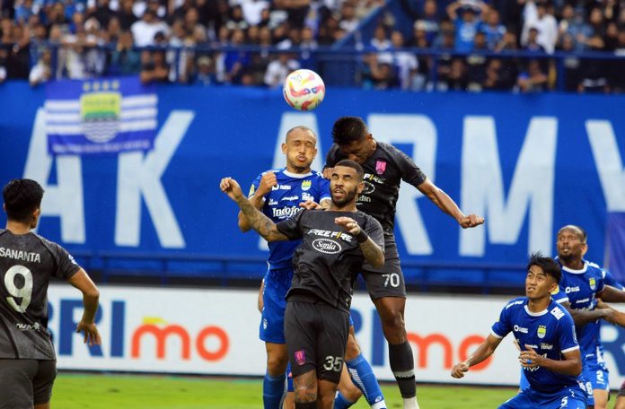 Klasemen akhir Liga 1 2024-25 - Persib Bandung vs Persos Solo - LIB