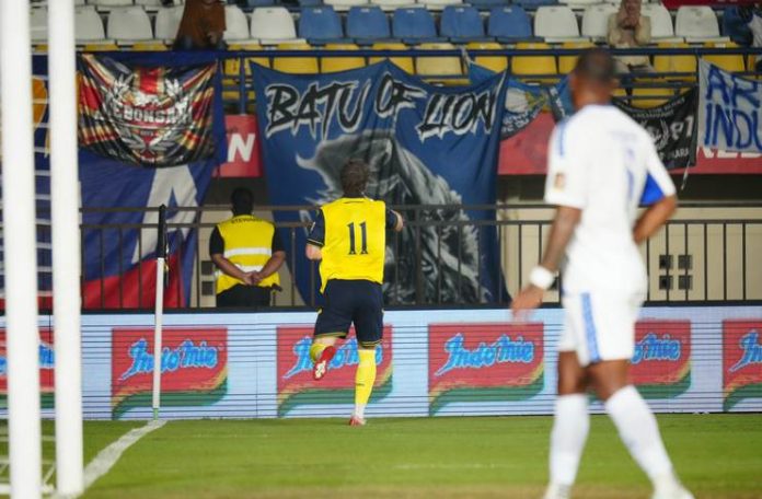 Ole Romeny Cedera, Fans Timnas Ngamuk hingga Banjiri Instagram Pemain Arema